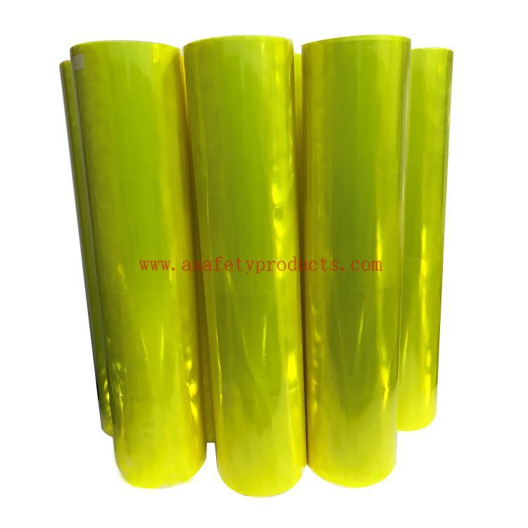 Peegeldav prismaatiline PVC-leht